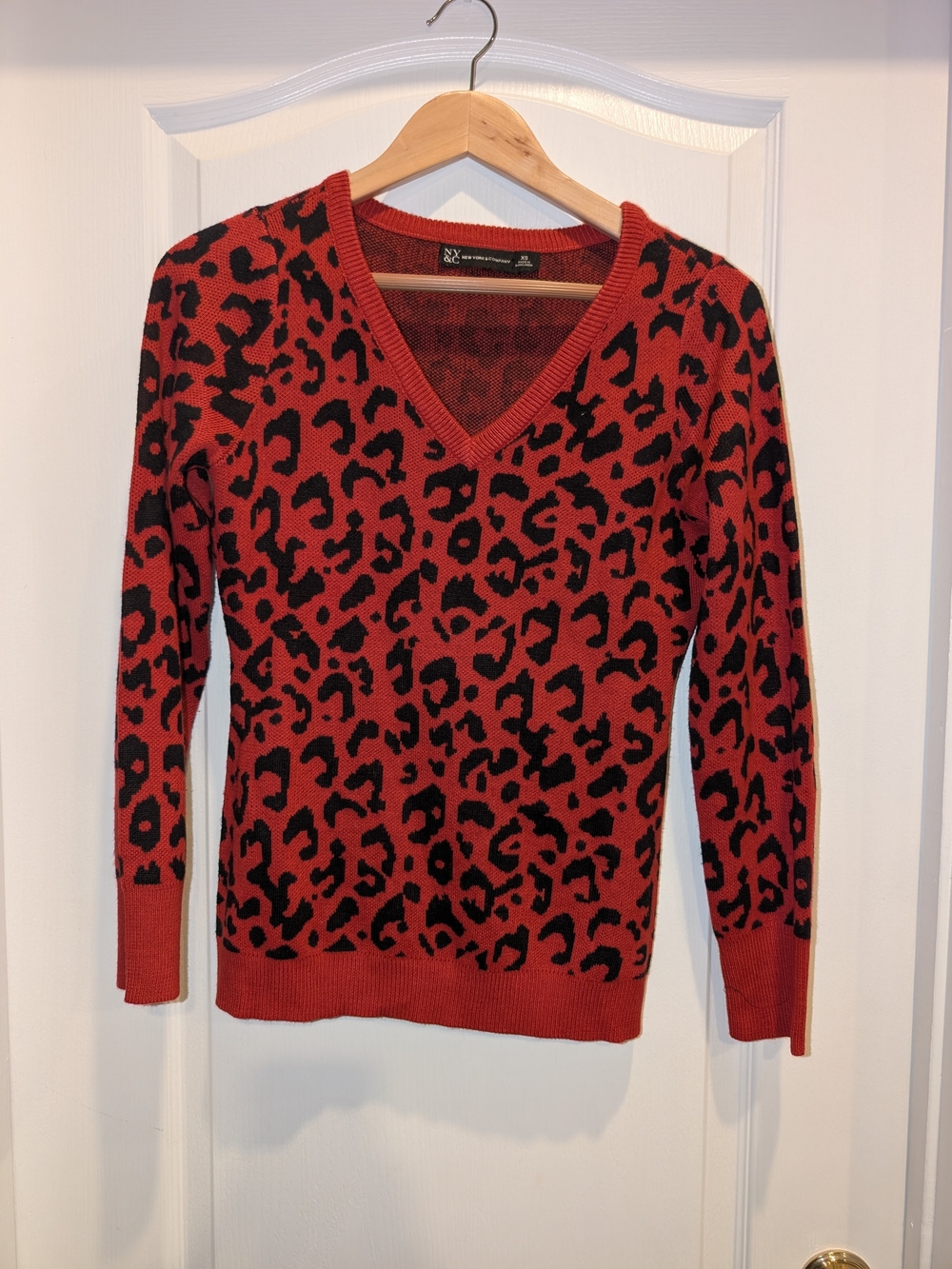 New York & Company Leopard Print V Neck Sweater XS Red Black